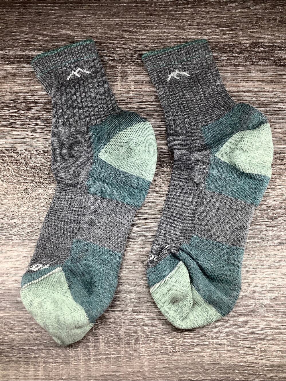 Darn Tough Women's M Slate Hiker Boot Full Cushion Midweight Hiking Socks B1-8